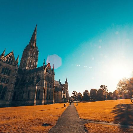 Milford Hall Salisbury Bagian luar foto